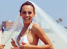 Екс-Nikita Юля у Лос-Анджелесі вийшла заміж у купальнику. ФОТО  