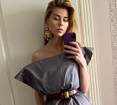 #pillowchallenge: ексдівчина Богдана і дочка Полякової вбралися у сукні-подушки