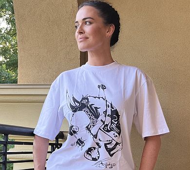 Астаф'єва, Пивоваров і Добринін попозували у ч/б-футболках заради допомоги дітям. ФОТО