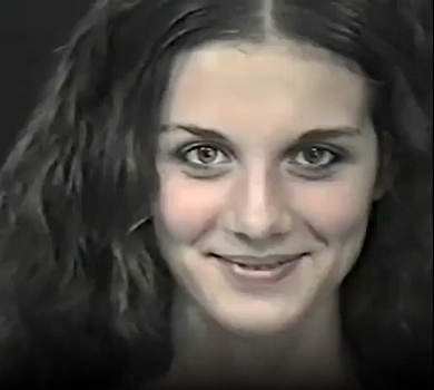 Щось із зубами та загадковий макіяж гота: Седокова показала себе 16-річну. Зворушливе ВІДЕО