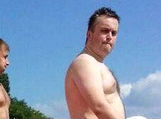 Холодницький на одеському пляжі засвітив голий торс і сідниці подружки. ФОТО