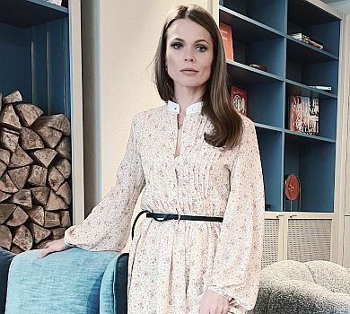 Як дівчинка: 38-річна Фреймут у ніжній сукні похвалилася випадковим компліментом