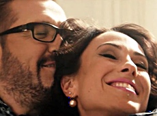  Пономарьов у новому кліпі освідчився екс-Nikita Нані й здав її до психлікарні. ВІДЕО