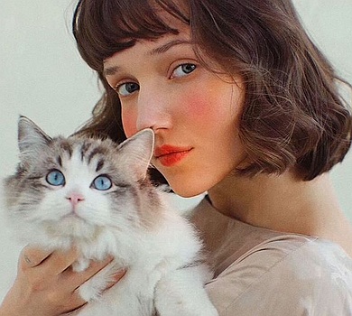 Піца, Мортал Комбат і хулахуп: евакуйована з Уханя модель показала карантинні будні  