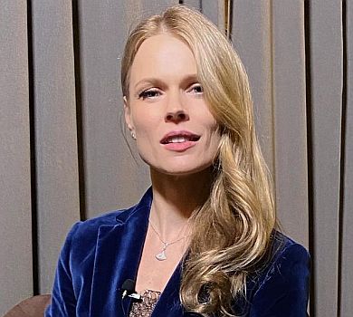 Фреймут раптово змінила колір волосся