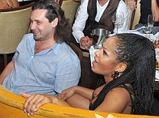 Гайтана грає у дорослі ігри з дружиною свого чоловіка