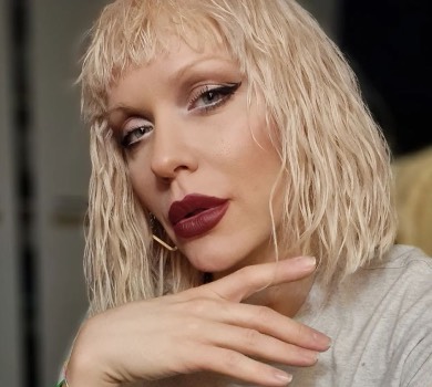 Зібрали понад $1,5 тисячі: Монро допомагає тваринам через ефіри в Instagram