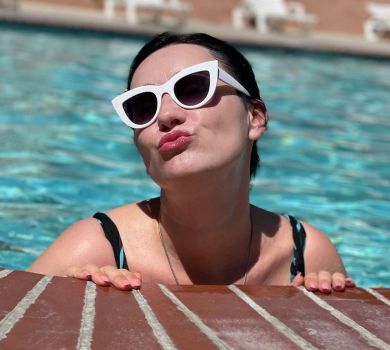 Вітвіцька у Вегасі посвітила тілом у купальнику 