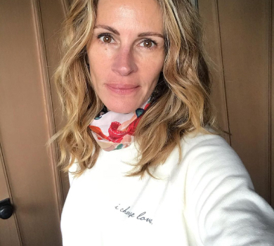 Натхнення для усього світу: Метт Деймон, Морган Фрімен, Джулія Робертс та інші зірки звернулися до українців в річницю війни. ВІДЕО