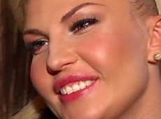 Камалія лікується голками та 10 годин робить манікюр