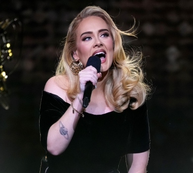 Гадки не мала, що таке існує: Адель зізналася, як заробила грибкову інфекцію в пікантному місці