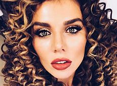 Седокова вперше показала обличчя сина на обкладинці російського глянцю