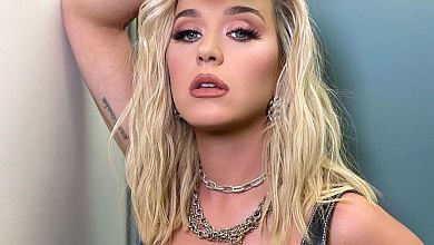 Кеті Перрі через рік після народження доньки посвітила округлими формами в купальнику. ФОТО