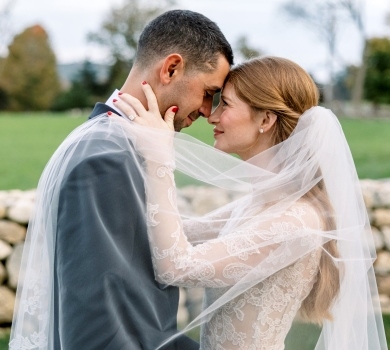 Сукні Vera Wang та конвалії: 25-річна донька Білла Гейтса показала ФОТО зі свого казкового весілля