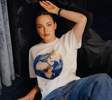 Розкішне декольте, розрізи на стегні і стильний кежуал: Астаф’єва вбралася у модні луки для ФОТО