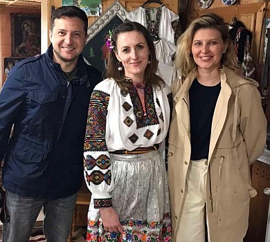 Зеленський на першотравень гайнув до гуцулів і отримав трембіту. ФОТО