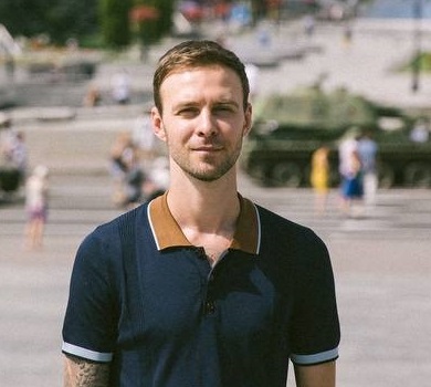 Барських у Херсоні і Дантес - у Харкові: співаки у День знань згадали шкільні роки