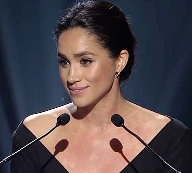 Обійми замість рукостискання: конфуз Меган Маркл обговорюють у мережі