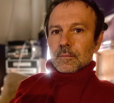 Тут вже ніхто не може жити: Вакарчук на Великдень показав понівечений росіянами Харків. ВІДЕО