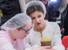 Порошенки вибралися послухати нащадків, а Марина напекла пасок. ФОТО