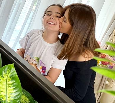 Принцеса для мами, леді для тата: Лорак та її колишній привітали доню з 9-річчям