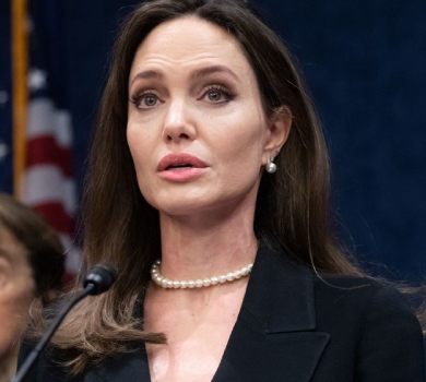 Мільярдер, якого сватали Джолі, виявився одруженим з українкою