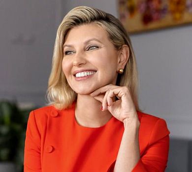 Зеленська пожалілася на поганий апетит дітей та пояснила свої кросівки в Версалі