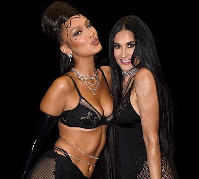 Демі Мур, Lizzo, Хадід та Шейк вийшли на подіум у Ріанниному спідньому. ФОТО. ВІДЕО 