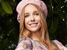 Дівчина-весна: Осадчу зняли на драбині в оранжереї. ФОТО