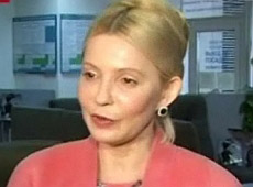 Тимошенко їздила до мами з новою зачіскою. ВІДЕО