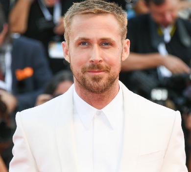 Вибілене волосся, кубики пресу та засмага: у мережі віруситься фото Раяна Гослінга у ролі бойфренда Барбі