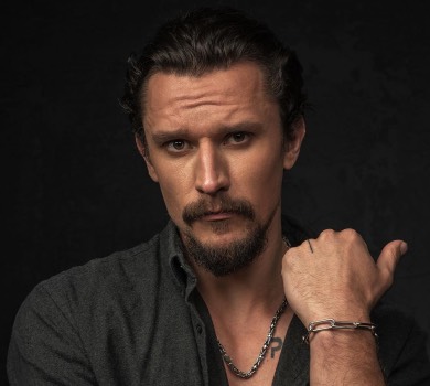 Нема відтінків. Є чорне та біле: Цимбалюк присоромив колег, які зберігають мовчання