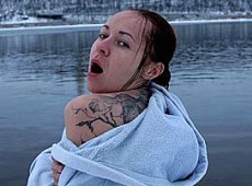 Гончарова голяка розрізала дніпровську кригу