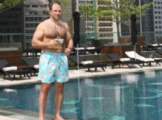 Депутат Тігіпка позбавляє дружину розкішних сюрпризів та екзотики?