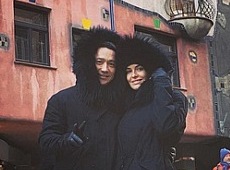 Закутана у пуховик Астаф’єва вигулює себе з коханим у Відні. ФОТО