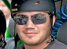 Янукович-молодший постирчав у багні на 30 тисяч. ФОТО