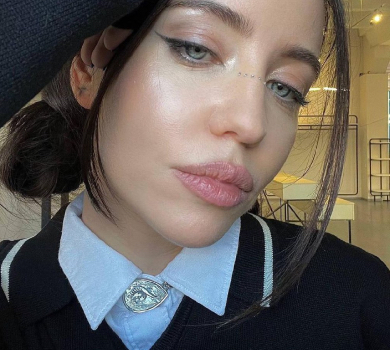 Забрав з ТікТок: Дорофєєва замилувала цілунками на руках у Кацуріна. ВІДЕО