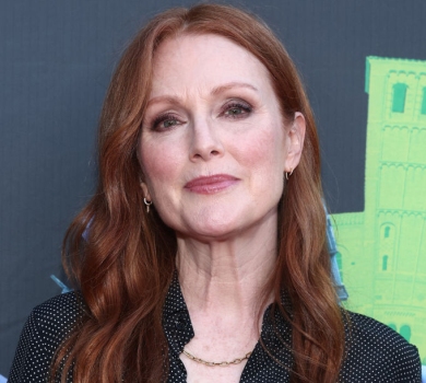 Джуліанна Мур у брендовому кежуелі з джинсами з'явилася на червоному хіднику кінофестивалю