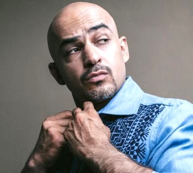 Простіше за мажоритарку: депутат Найєм показав стійку на руках. ФОТО 