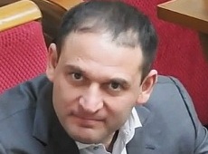 Добкін у Раді замовив тур за 135 тисяч євро та сховався за колоною. ВІДЕО