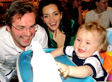 Пономарьов пустив до крихітного сина крокодила