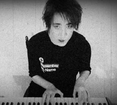 Не стреляйте... не молчите: Земфіра запостила ВІДЕО з кадрами розстріляних міст України