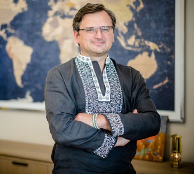 Моя supergirl: Кулеба розповів, чому пишається донькою, та закликав підтримувати прагнення дівчат