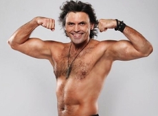 Чоловік Сумської і Полякова роздяглися для стрибків у воду