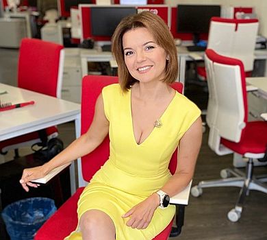 Падалко пояснила, чому в неї випав зуб у прямому ефірі. ВІДЕО 