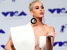 MTV Video Music Awards: Битва декольте Перрі й Клум і підтримка андрогінів від Пінк