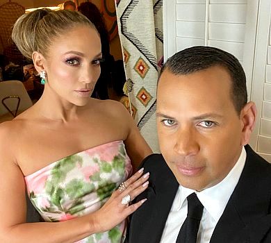 Сексі-танці та обмін одягом: Джей Ло з нареченим порвали всіх у TikTok-челенджі