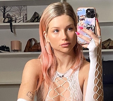 24-річна сестра Кейт Мосс у мережі спокушає голою дупцею та грудьми у сіточці