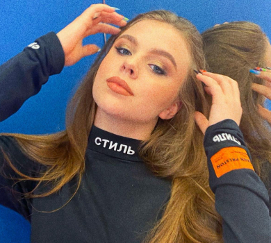 Танцюю, сумую, знайомлюся: 17-річна донька Фреймут про життя в Лос-Анджелесі та плани на майбутнє