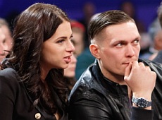 Гетьман Усик та Постол з дірками зводили жінок на бокс. ФОТО